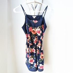 Shorts romper. Formal. Spaghetti straps. Floral. Size XS.